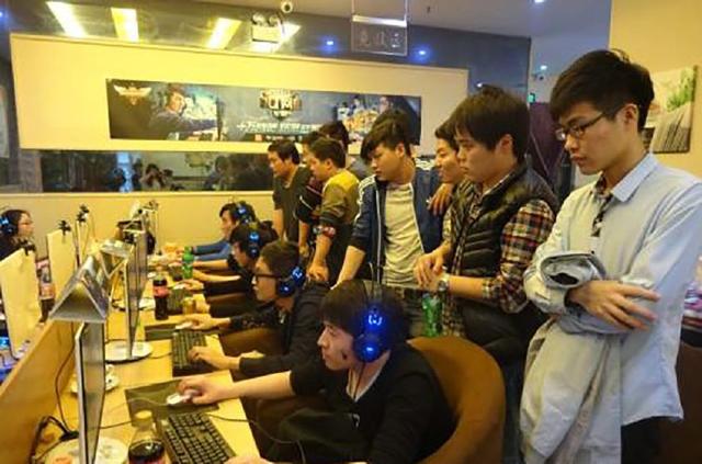 Fnatic 赢得了 2025 年布拉格征服赛：自 2022 年以来的第一个 lan 奖杯